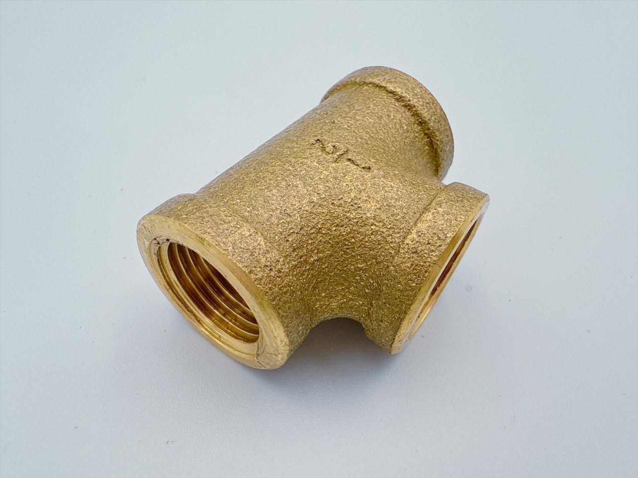 銅內牙三通(鉋)