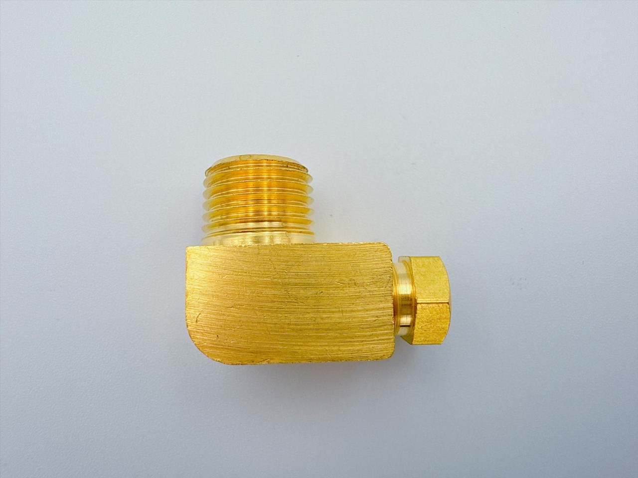 潤滑管路彎接頭
